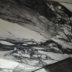 Porcelain calacatta volcano Spain